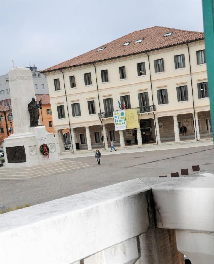 Nazionale Camere مونتيبلونا المظهر الخارجي الصورة