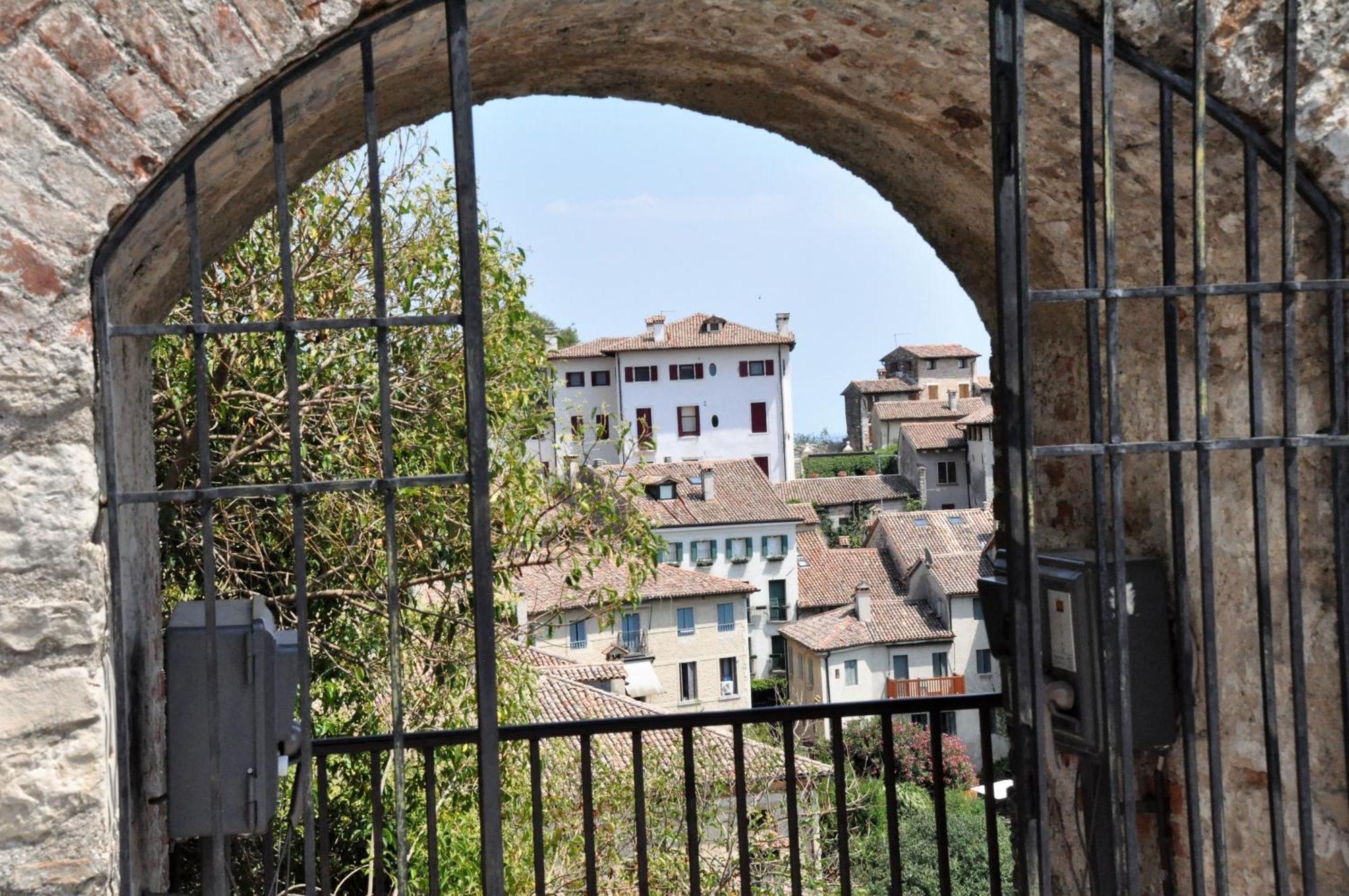 Nazionale Camere مونتيبلونا المظهر الخارجي الصورة